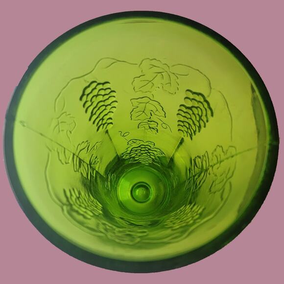 Vintage 1970s Indiana Glass "Colony Grapes" Large Pressed Bright Green Vase - Picture 4 of 6